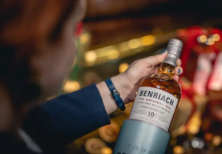 Duża whisky na prezent: Inspirujący wybór dla koneserów