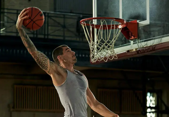 Najlepsze filmy o koszykówce na Netflixie – ranking i recenzje