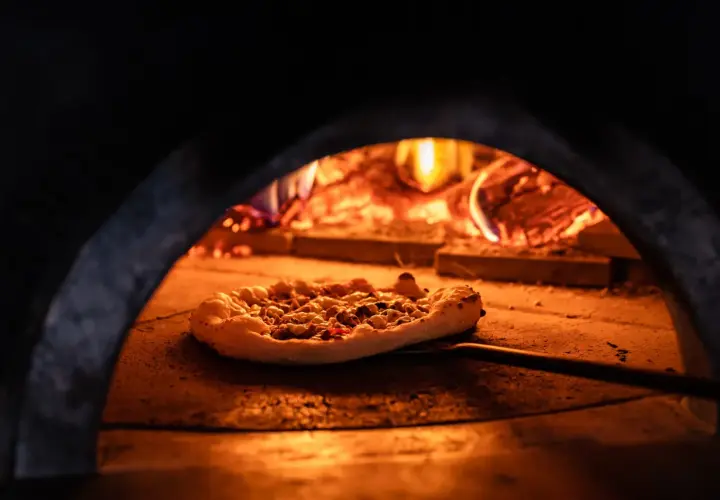 Jak zbudować piec do pizzy na drewno? Podpowiadamy