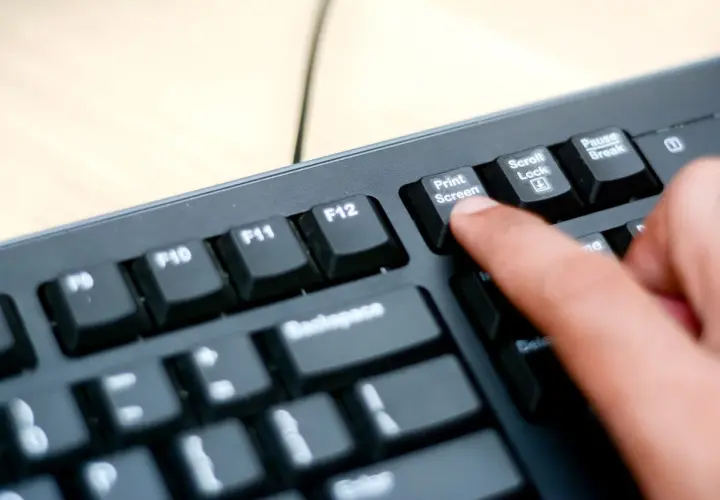Jak zrobić zdjęcie ekranu komputera: proste metody dla Windows i macOS