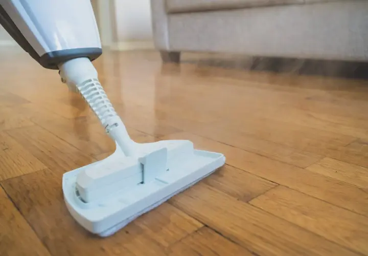 Czy mop parowy nadaje się do parkietu? Bezpieczne czyszczenie drewnianych podłóg