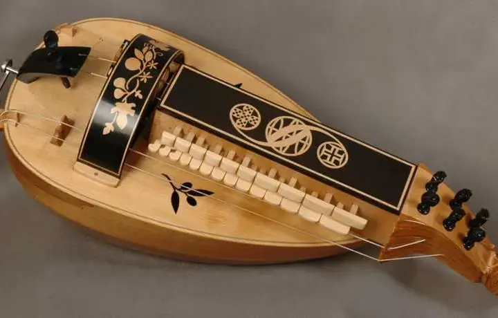 Lira korbowa - renesansowy instrument, który zachwycał samą królową Elżbietę