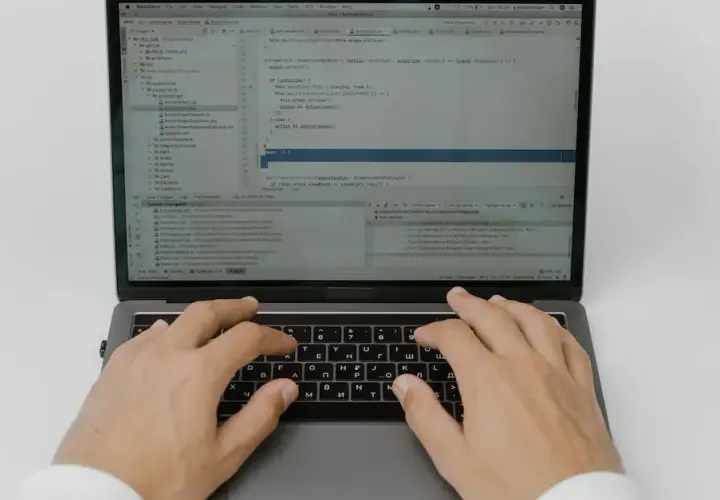 Najlepsze edytory kodu dla programistów - ranking 2023