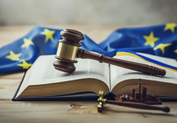 Co to jest implementacja dyrektyw i jak się ją realizuje? 