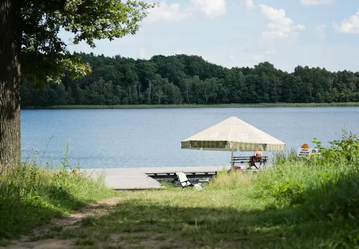 Wypoczynek nad jeziorem Lubuskie - idealne miejsca na relaks i zabawę