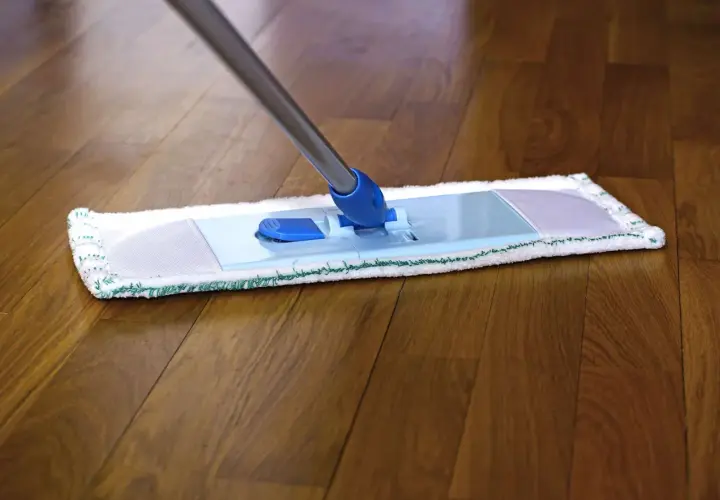 Czym wyczyścić parkiet nielakierowany, aby uzyskać perfekcyjny efekt?