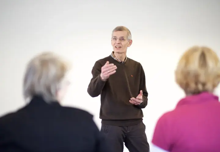 Coaching kontra terapia: co jest dla Ciebie odpowiednie?