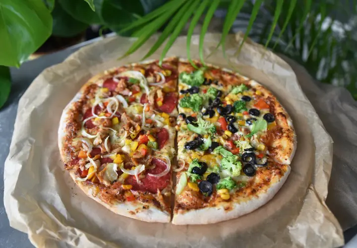 Ile kawałków ma pizza? Odkryj, jak różne rozmiary wpływają na ilość
