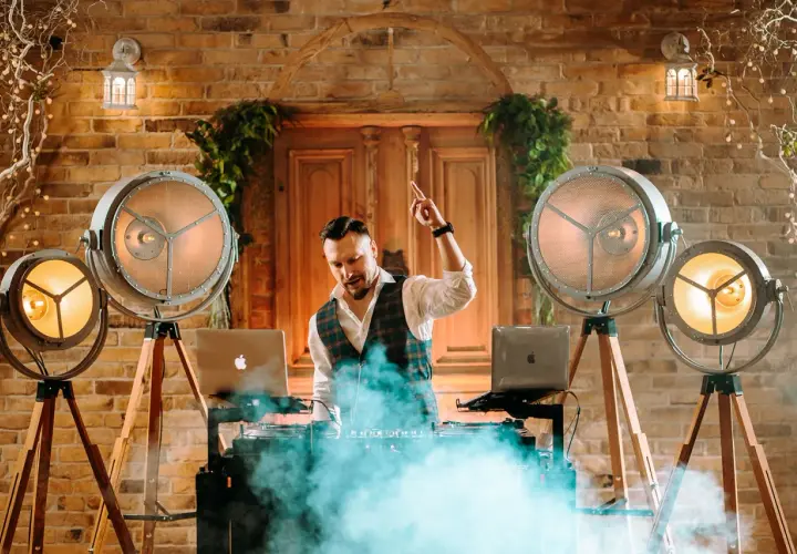 Jak wybrać DJ na wesele - sprawdzone zasady i cenne wskazówki