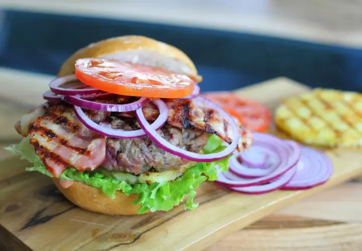 Co do hamburgera: Kluczowe składniki i sekrety idealnego smaku