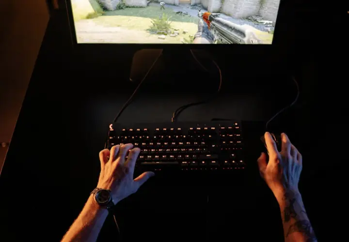 Czym jest e-sport i biznes turniejowy – czy da się zarobić na e-sporcie w Polsce?