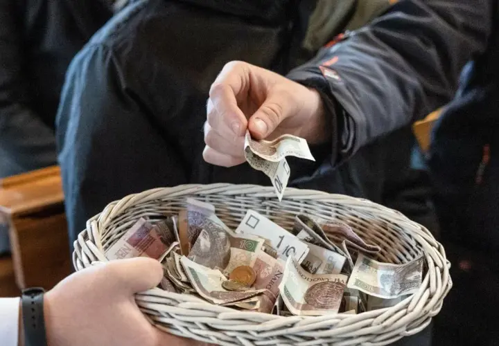 Ile zarabia organista w kościele? Zaskakujące fakty o wynagrodzeniach