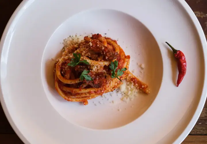 Spaghetti amatriciana przepis - prosta receptura na wyjątkowy smak