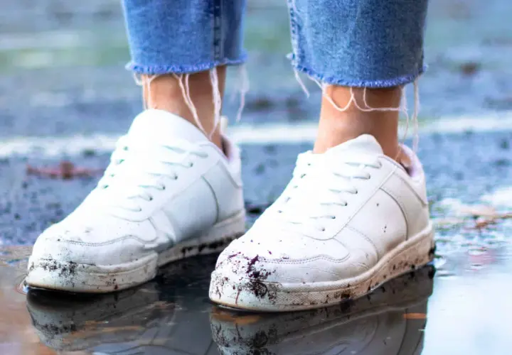 Jak czyścić trampki, aby uniknąć żółknięcia i zniszczeń?