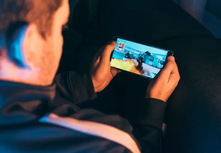 Psychologia stojąca za konstrukcją gier mobilnych: Co nas przyciąga do gry?