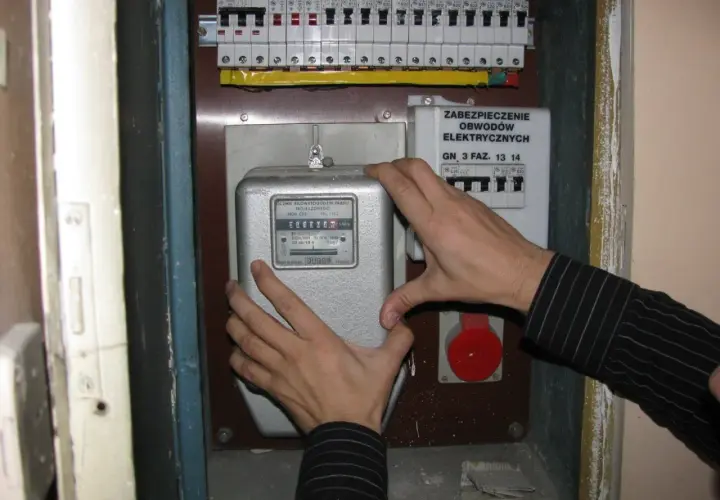 Gdzie zgłosić kradzież prądu Energa i uniknąć konsekwencji