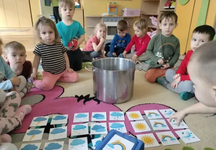 W marcu jak w garncu wiersz - analiza i interpretacja poezji Kulmowej