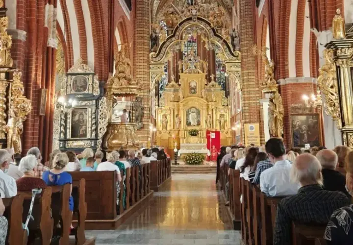 Czym różni się sanktuarium od kościoła? Odkryj kluczowe różnice