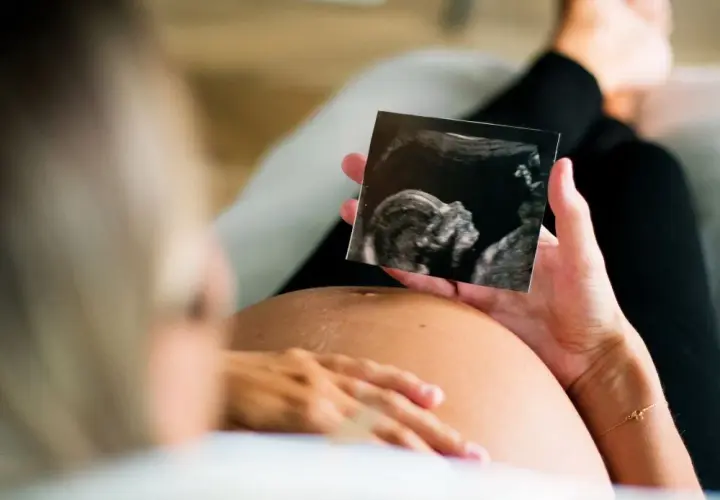 Czy w okres można zajść w ciążę? Prawda o ryzyku i mitach