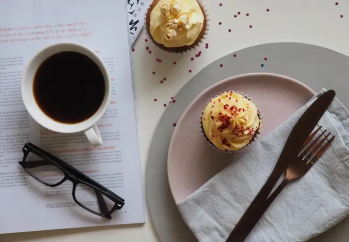 Ile kalorii ma muffinka czekoladowa? Sprawdź, czy warto ją jeść!