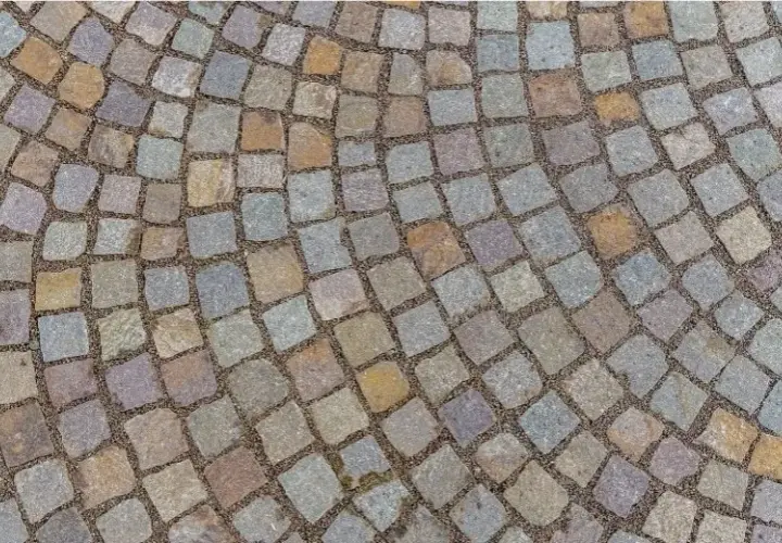 Ile kosztuje ułożenie kostki brukowej na cmentarzu? Zaskakujące ceny!