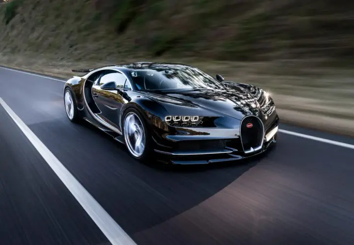 Bugatti Chiron ile koni: moc, osiągi i niesamowite przyspieszenie