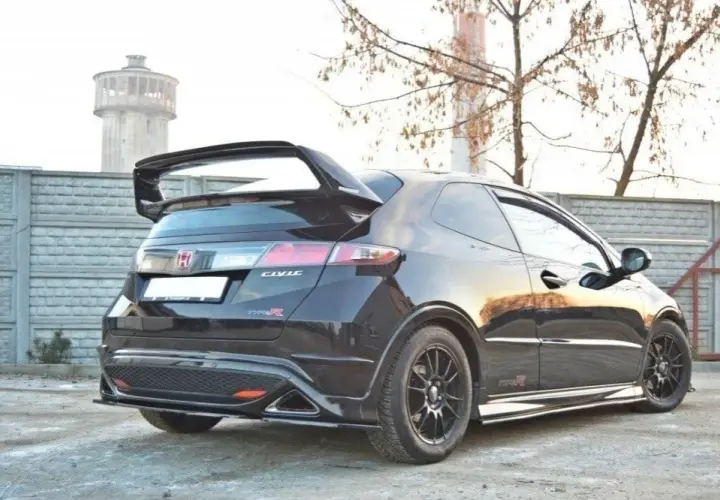 Spoiler Mugen do Civic VIII - idealne dopasowanie i montaż bez problemów