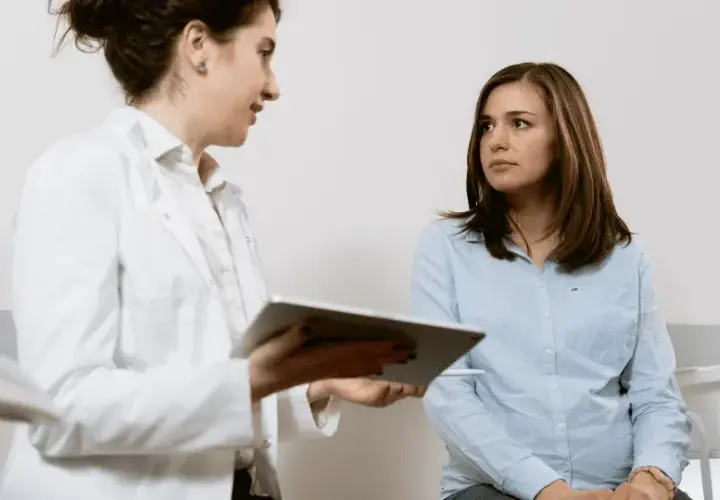 Ciąża w 1. tygodniu: Czy ginekolog ją potwierdzi? Prawda o diagnozie.