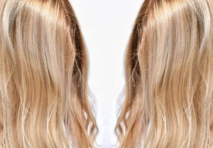 Cabello rubio con mechas matizadas, mostrando un degradado natural y luminoso.