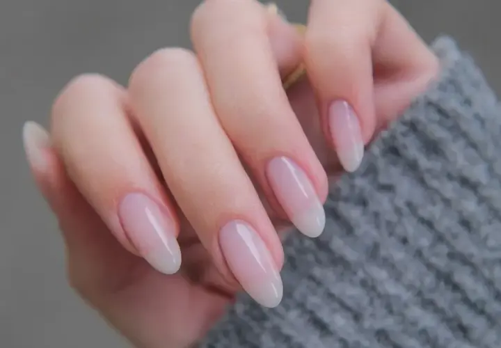 Manicure winylowy Vinylux: Co to? Bez lampy UV, trwały, łatwe usuwanie
