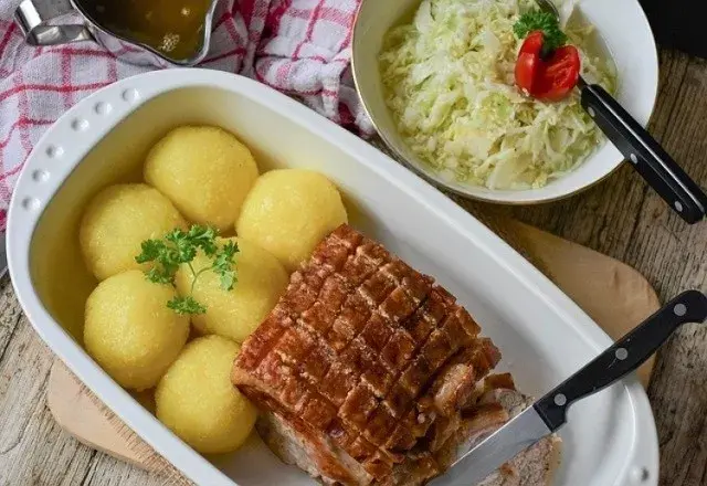 Gdzie zjeść w Busku-Zdroju? Najlepsze miejsca, które warto odwiedzić