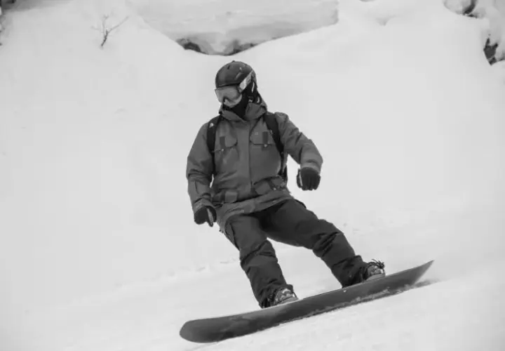 Jak jeździć na snowboardzie: uniknij najczęstszych błędów początkujących