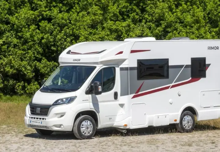 Ile kosztuje kamper? Sprawdź ceny, opłaty i sposoby na oszczędności