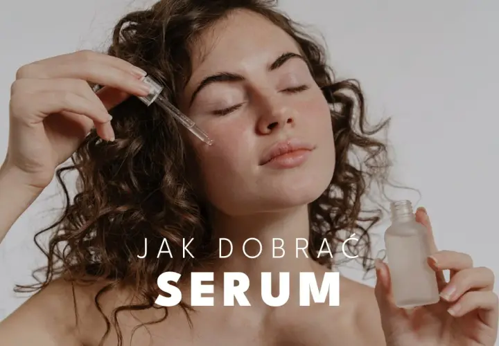 Kobieta z serum w pipetce i buteleczką kosmetyku.