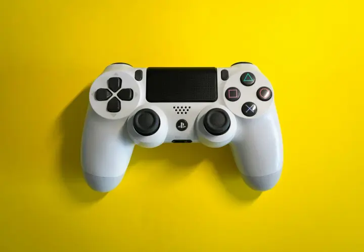 Metawersum przy joysticku – dokąd zmierzają gry online?