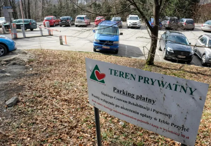 Parking w sanatorium: Ile kosztuje? Uniknij ukrytych opłat!