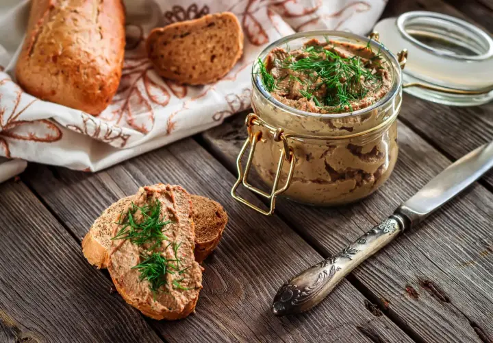 Z czym jeść wątróbkę? Od klasyki po nowoczesność zawsze miękka!