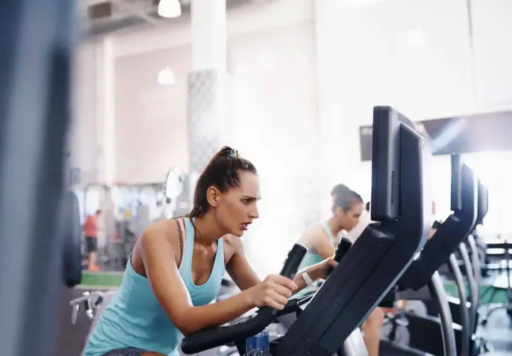 Cardio przed czy po treningu: co wybrać dla lepszych wyników?