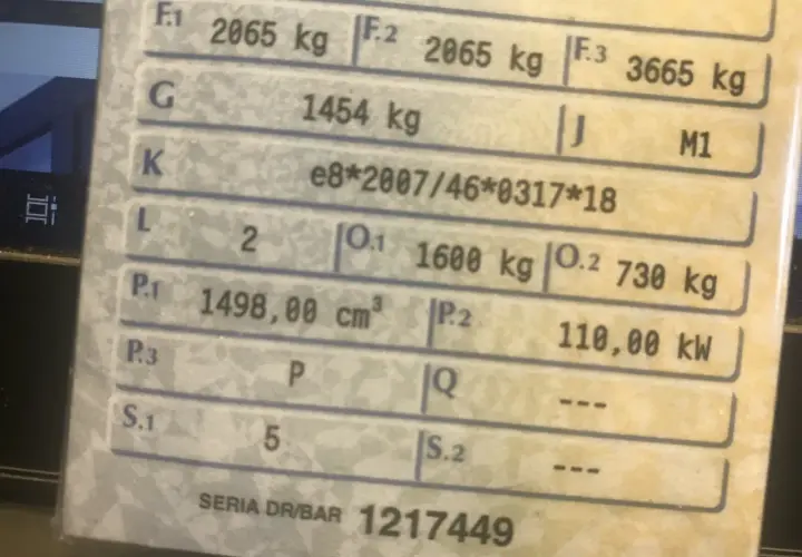 Dane techniczne pojazdu: dopuszczalna masa całkowita 3665 kg, masa własna 1454 kg, moc 110 kW.
