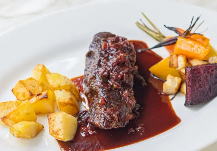Jak filmy kulinarne zmieniają menu naszych ulubionych restauracji?