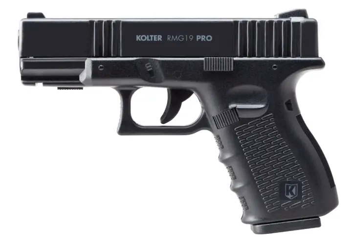 Czarny pistolet Kolter RMG-19 PRO z wygrawerowaną nazwą modelu.
