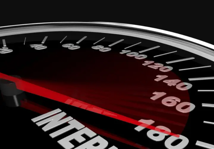 Jaka sieć ma najszybszy internet? Sprawdź, który dostawca wyprzedza innych