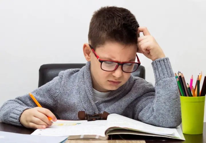Dysleksja rozwojowa: Jak rozpoznać i skutecznie wspierać dziecko?
