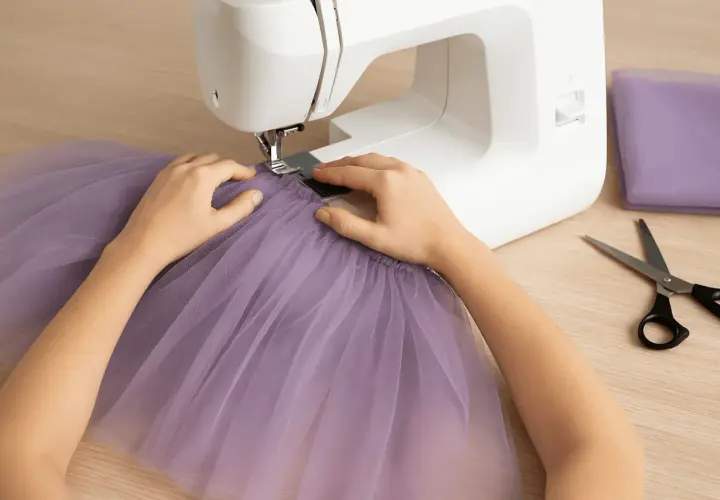 Jak uszyć spódnicę z tiulu? Prosty poradnik DIY krok po kroku