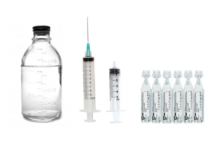 Fiala di soluzione fisiologica, siringhe e fialette per inalazioni, utili per sciogliere il catarro.