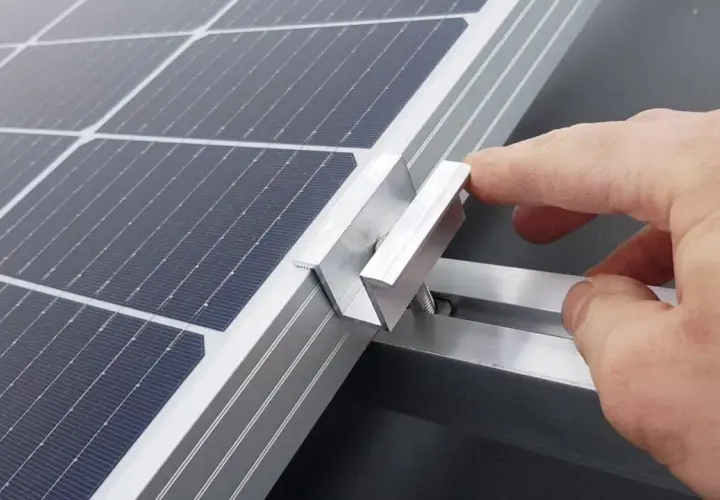 Jak zgłosić fotowoltaikę bez błędów – krok po kroku i wymagane dokumenty