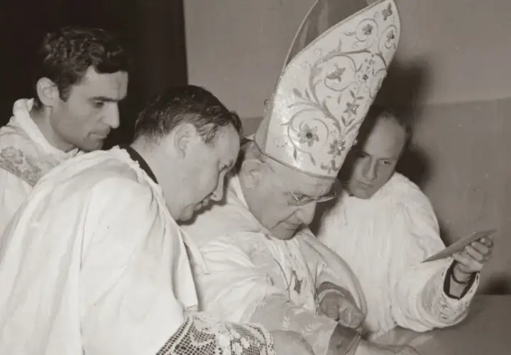 Ile świec na ołtarzu? Odkryj tajemnice liturgicznych tradycji