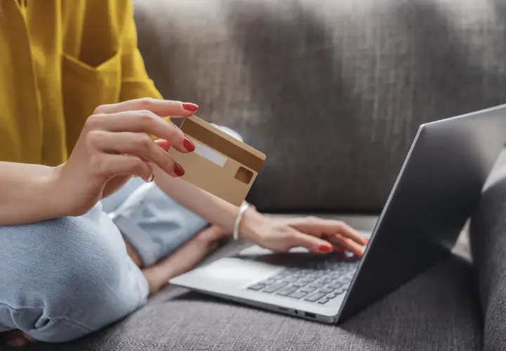 Jak Działają Sklepy w Platformach Gier Online: Wymiana Punktów Lojalnościowych na Nagrody i Przywileje