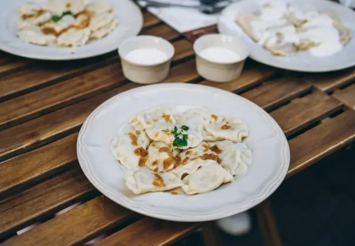 Gdzie zjeść w Kudowie-Zdroju? Odkryj najlepsze restauracje i dania