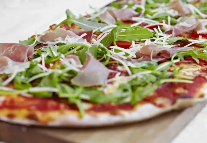 Jak zrobić dietetyczną pizzę, która nie zrujnuje Twojej diety?